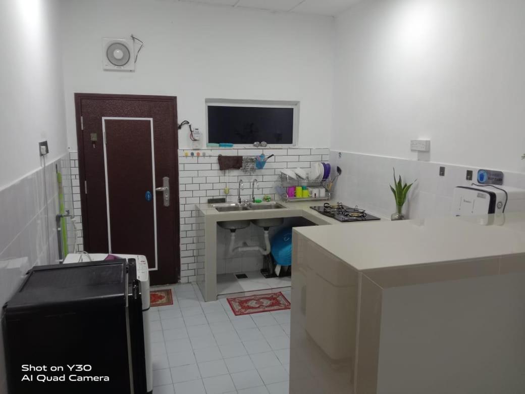 Imani Homestay Beach Gateway Bagan Lalang Kampong Bagan Lalang Exteriör bild
